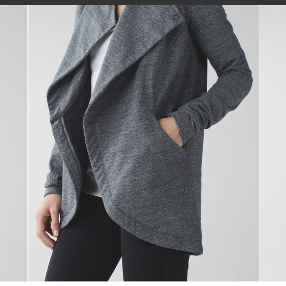 Lululemon That's a Wrap - Picture 2 of 13